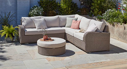 Ledbury 10CP - Corner Sofa Set with Round Pouffe