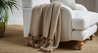 Howey Pom Pom Throw