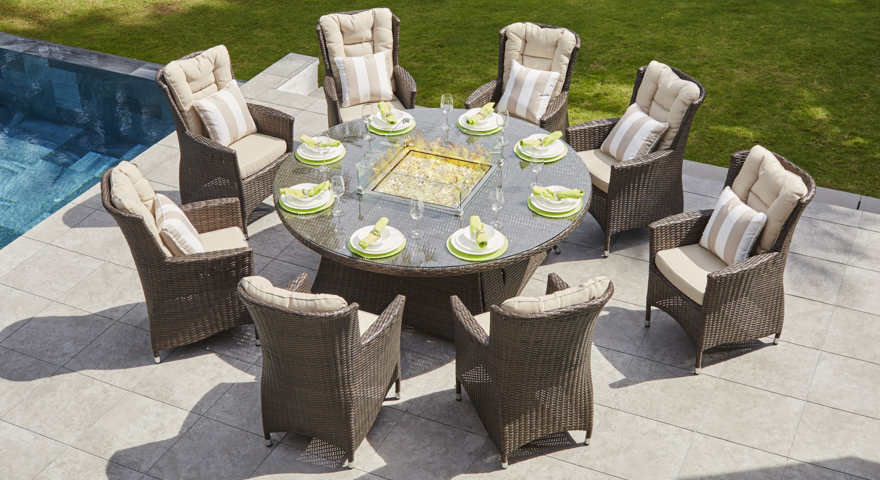 Turnbury 8 Seat Round Gas Fire Pit Dining Set
