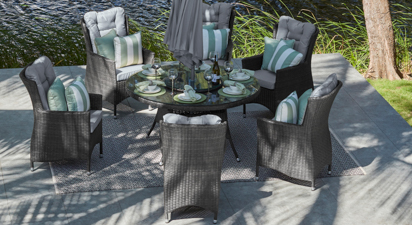 Turnbury 6 Seat Round Dining Table with Hidden Drinks Cooler