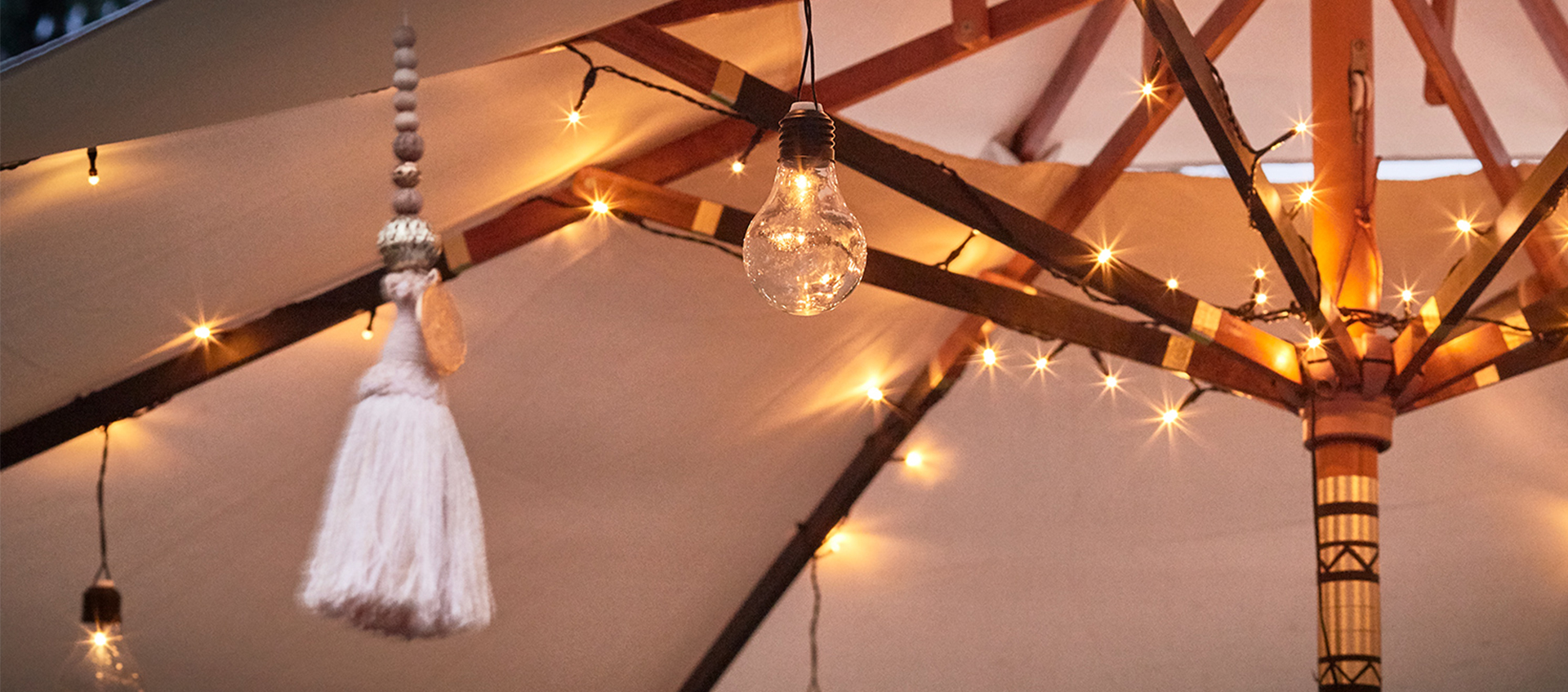 Battery operated canopy outlet lights
