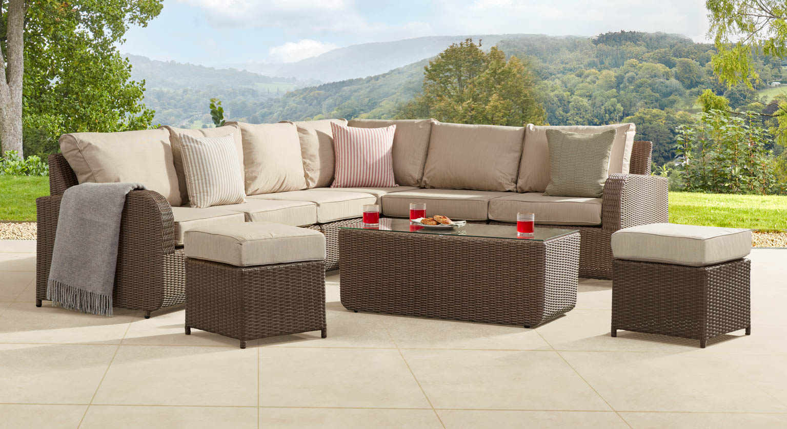 Ledbury 2B - Extended Corner Sofa with Coffee Table and Footstools