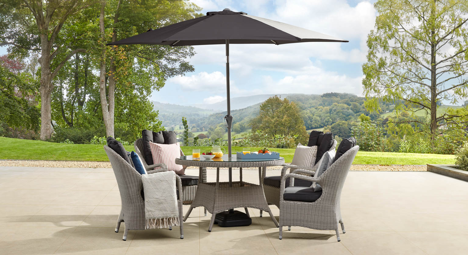 Eton 4 Seat Round Dining Set