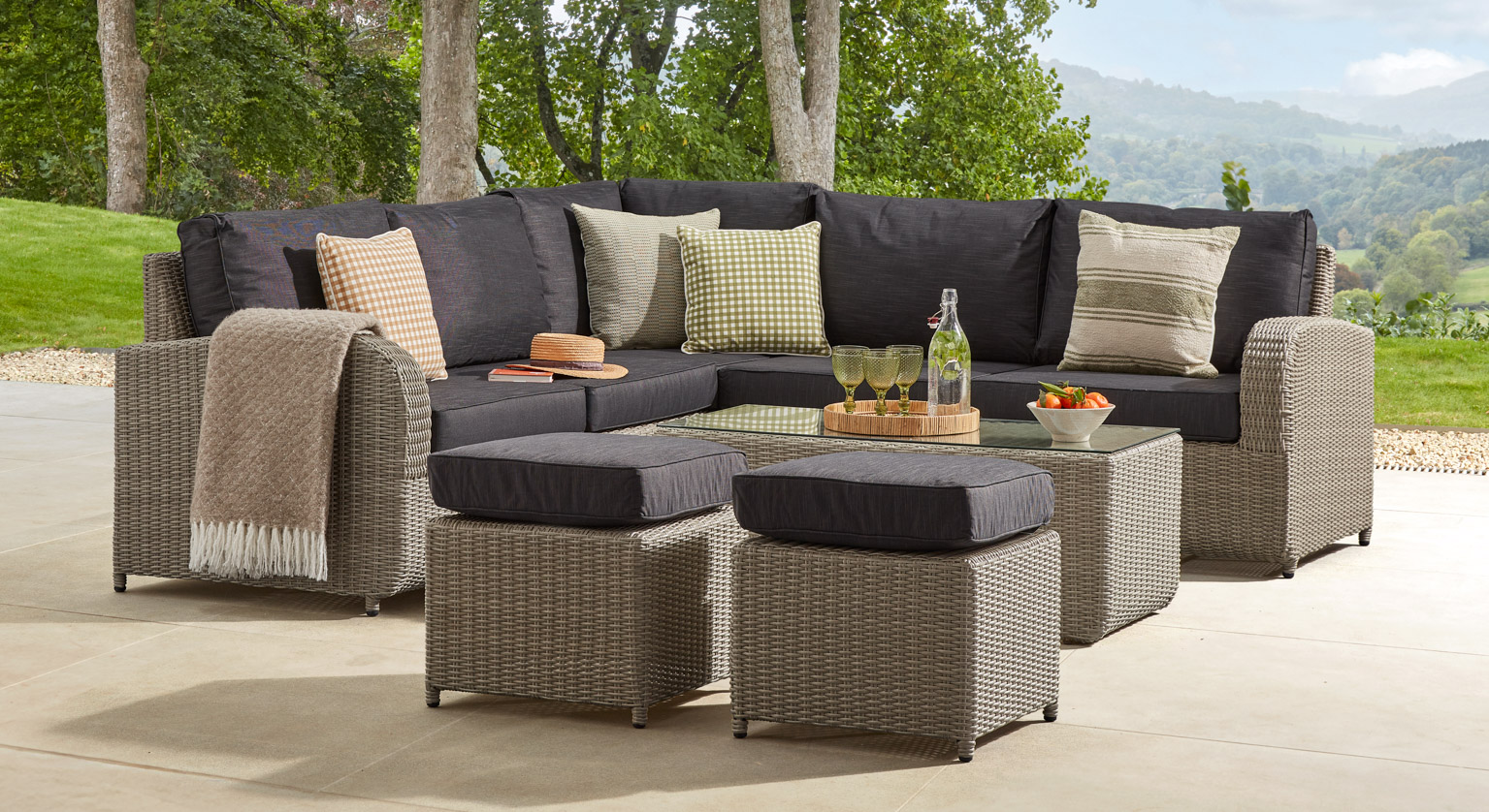 Ledbury 1B - Corner Sofa with Coffee Table and Footstools