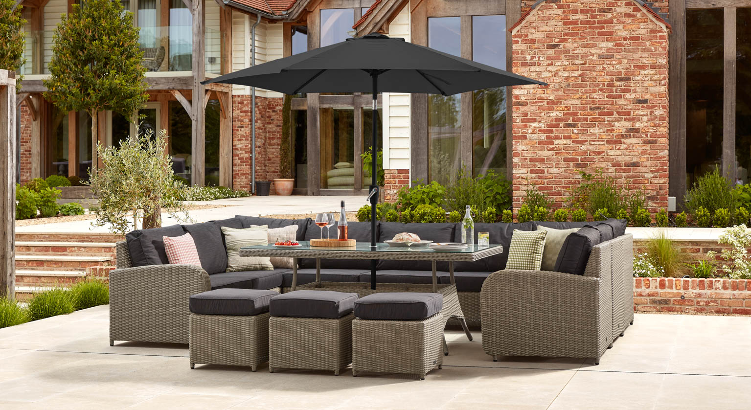 Ledbury 5E - U Shaped Sofa with Dining Table and Footstools