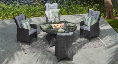 Turnbury 4 Seat Round Gas Fire Pit Dining Set